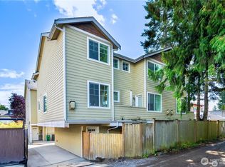 12017 32nd Ave NE APT C, Seattle, WA