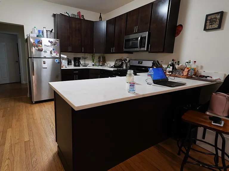 2845 N Southport Ave #1F — Photo 8