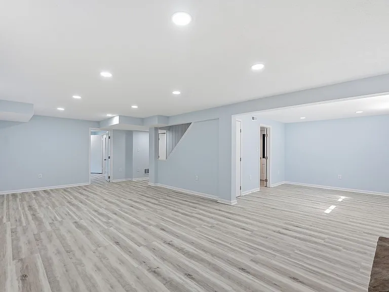 5223 Yorktown Blvd — Photo 35