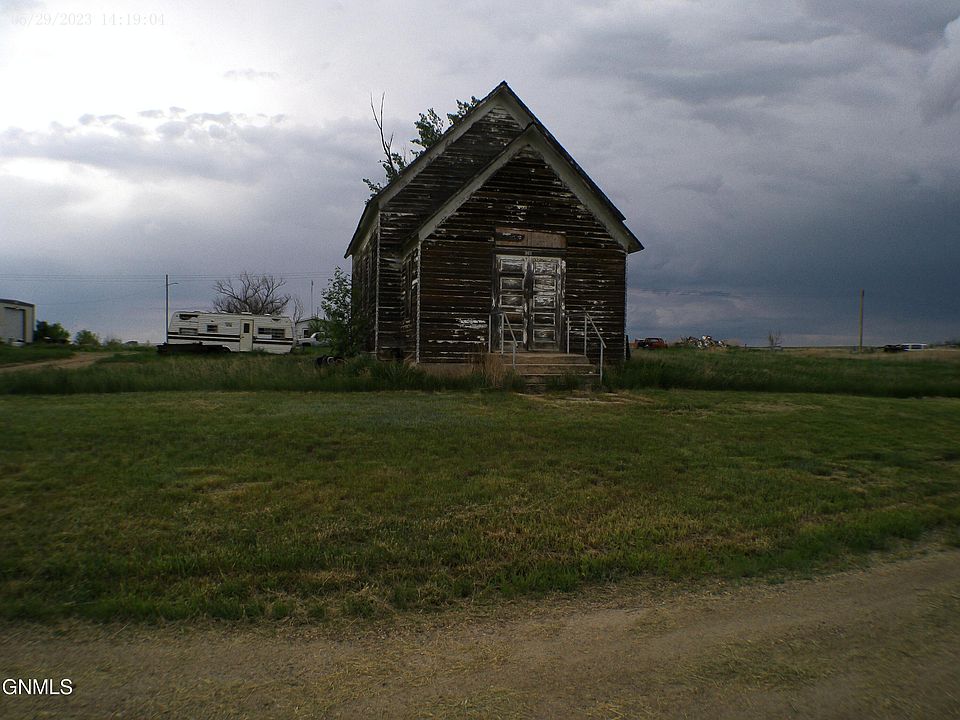 2nd image of 301 2nd St N