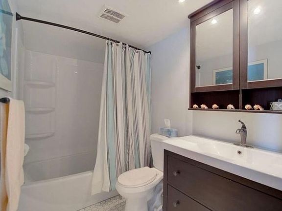 4th image of 1799 N Highland Ave #69