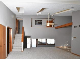 6570 Raintree Ct, Lisle, IL 60532