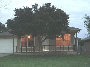 320 W Sycamore St, Coweta, OK 74429