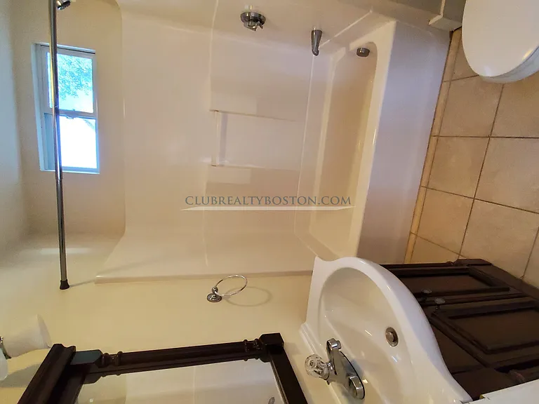 368 Crescent St #1 — Photo 17