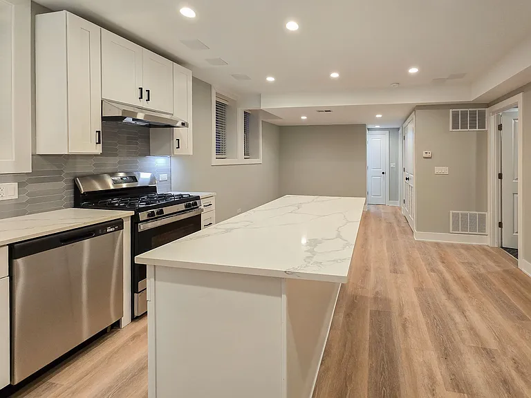 4839 1/2 N Wolcott Ave #G — Photo 10