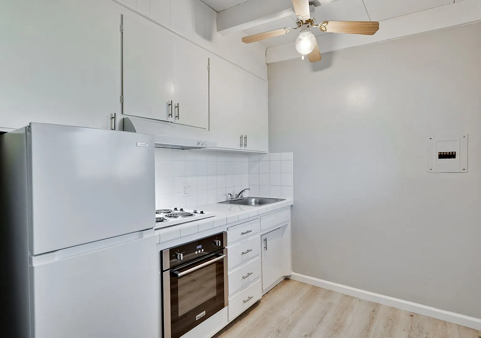Sunnyvale Greenbelt Apartments — Photo 4