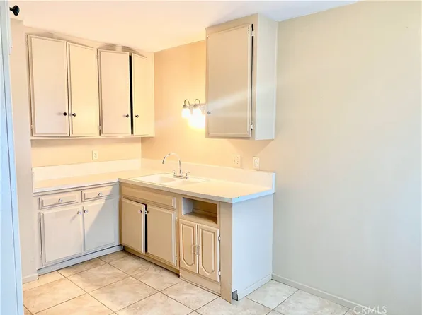 8616 N Loop Blvd, California City, CA 93505