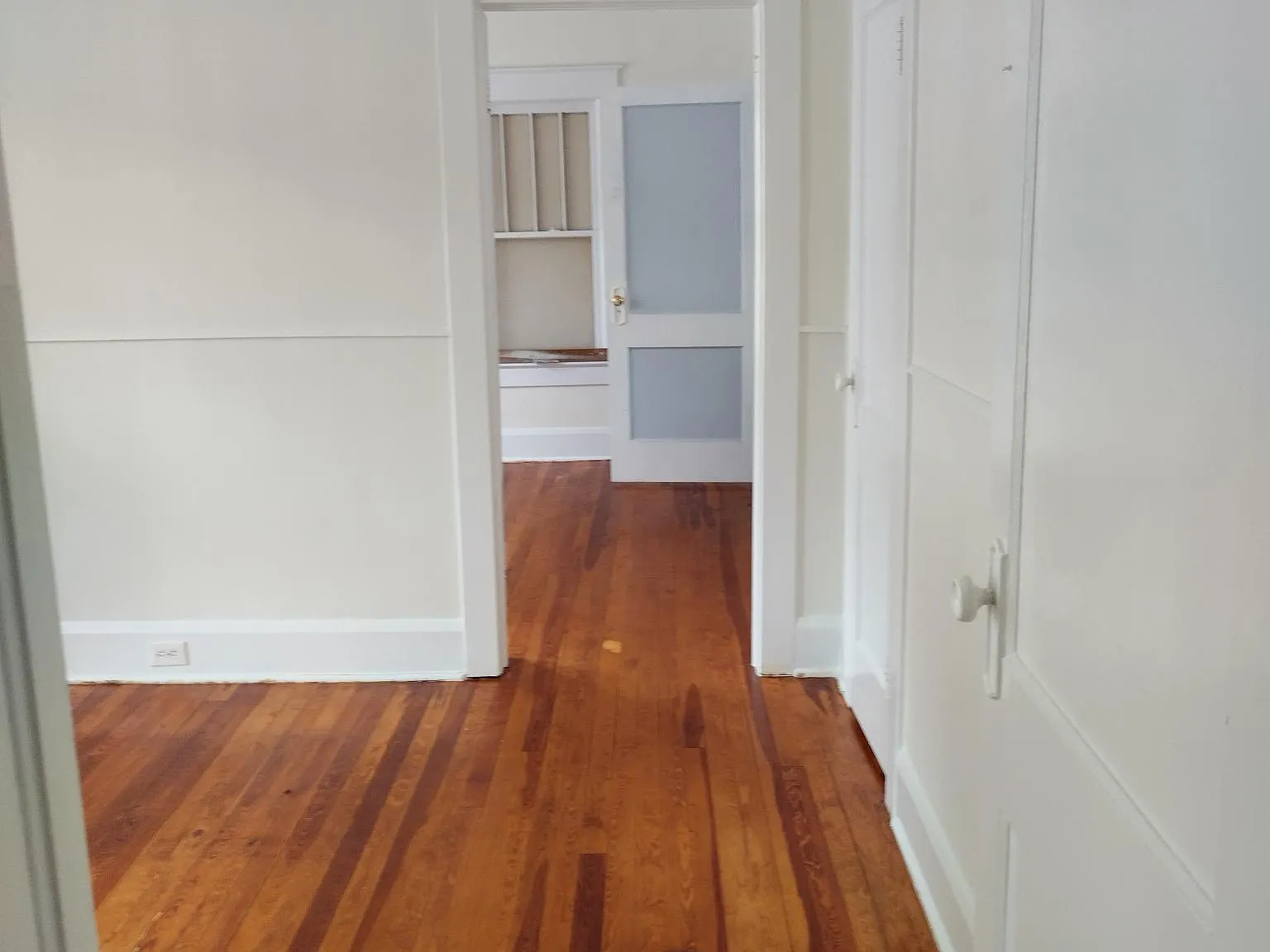 313 W Emma St — Photo 4