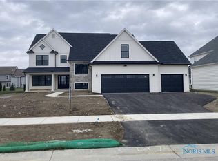 1010 Brampton Park Rd, Perrysburg, OH 43551