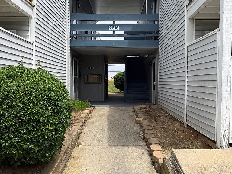 2616 Randleman Rd #H — Photo 2
