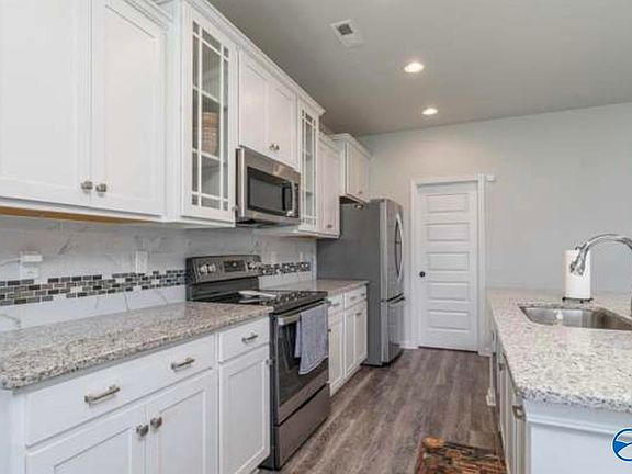 4th image of 123 Holly Fern Dr