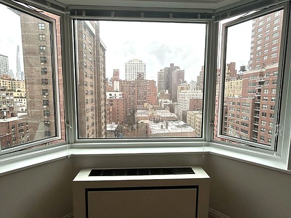 4th image of 400 E 71st St APT 15H
