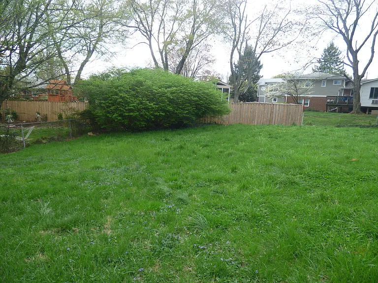 1744 Great Falls St — Photo 17
