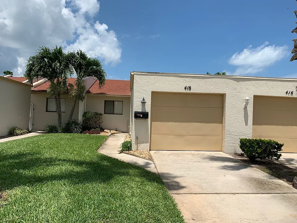 418 Hawthorne Ct