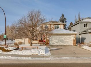 181 Woodford Dr SW, Calgary, AB T2W4C2