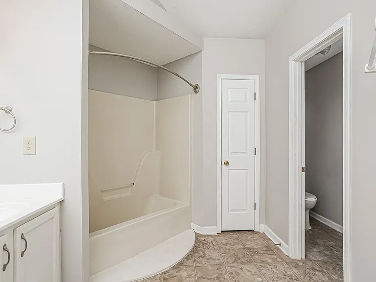 7234 Fox Creek Dr — Photo 11