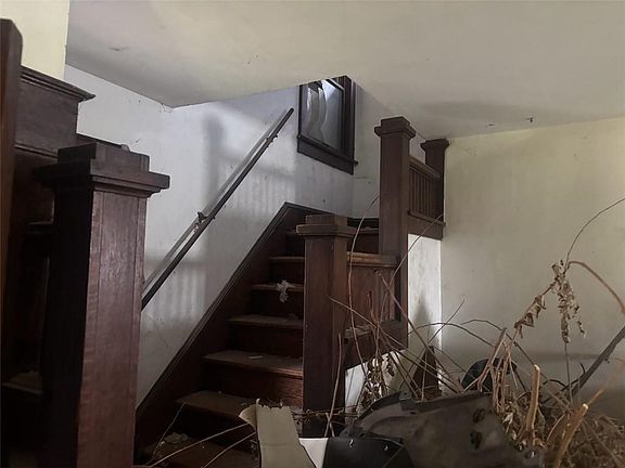 4th image of 2508 E 42nd St