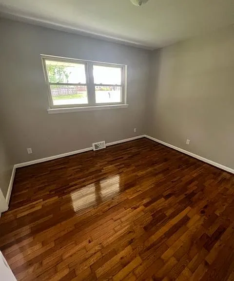 920 Brown St — Photo 7