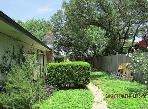 5th image of 803 Royal Ln APT A