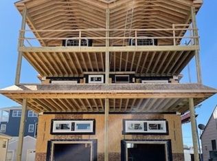 332 40th St, Sea Isle City, NJ 08243
