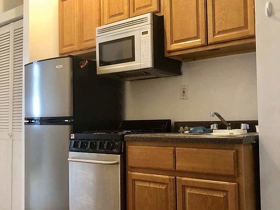 2nd image of 319 E 91st St APT 16