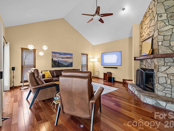 4th image of 14558 Harbor Estate Rd