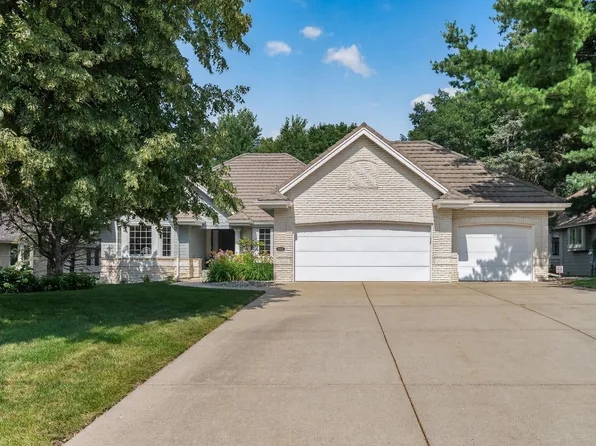 10421 Shelter Grv, Eden Prairie, MN 55347