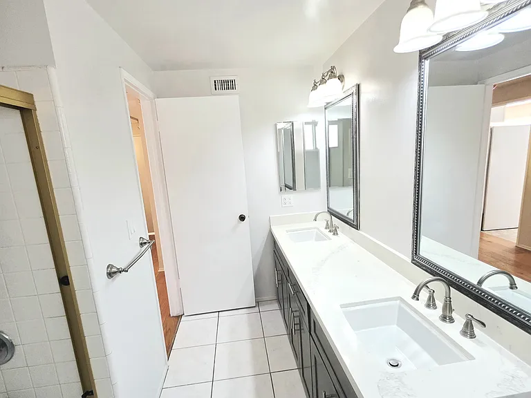 18410 Gifford St — Photo 9