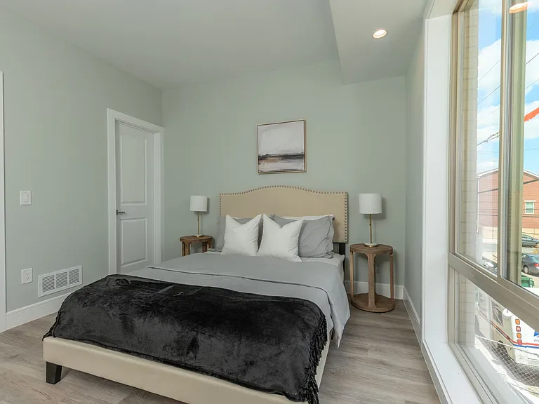 1222 N Marshall St — Photo 85