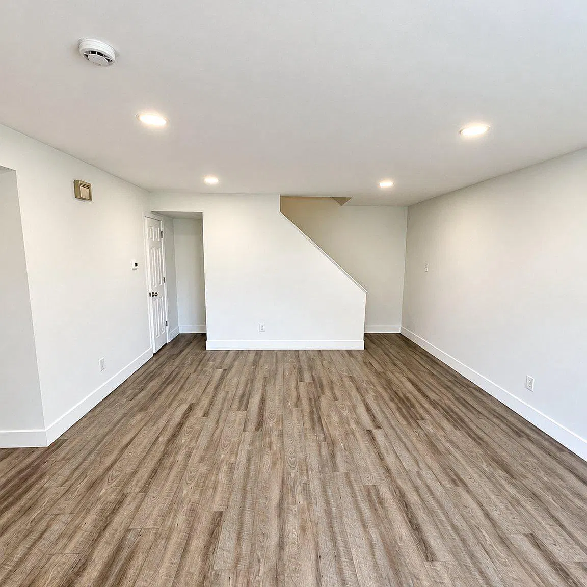 2 bed, 1.5 bath, 1133 sqft, $1,800 — Photo 2
