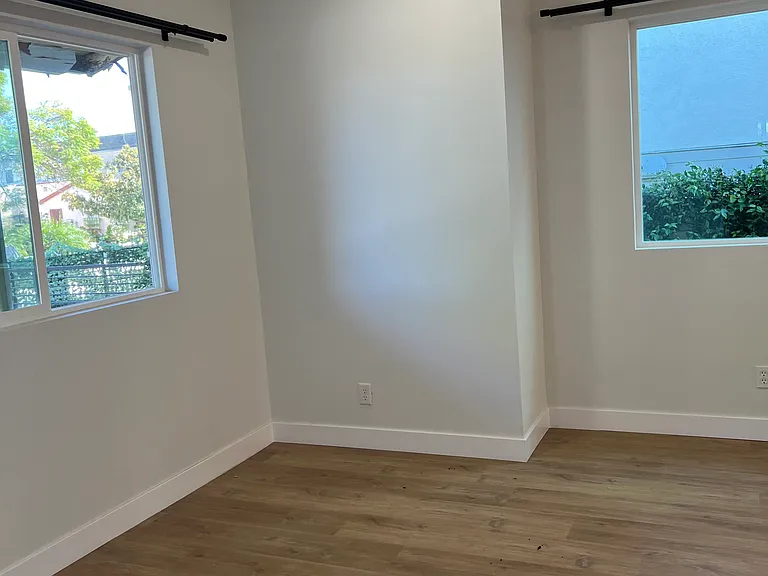 5300 Romaine St #0 — Photo 22