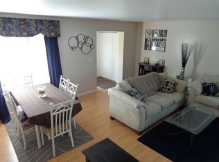 1330 Andover Dr, Aurora, IL 60504