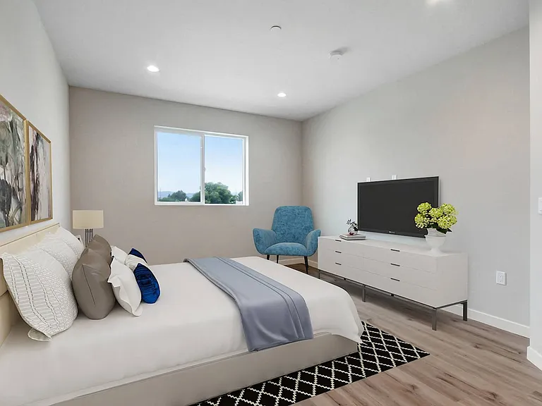 5501 Laurel Canyon Blvd — Photo 7