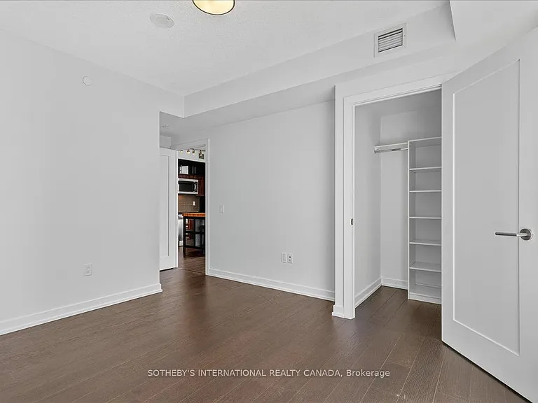 10 York St #2105 — Photo 11