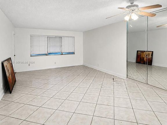 5th image of 410 SE 2nd St APT 415