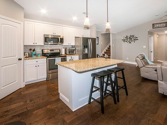 3rd image of 3841 Boyd Walters Ln