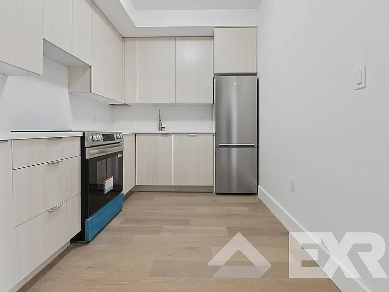 48 Somers St #304 — Photo 7