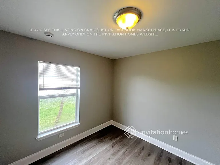 1835 SW Dalmatian Ave — Photo 5