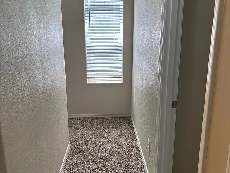 20653 SW Mabel St — Photo 32