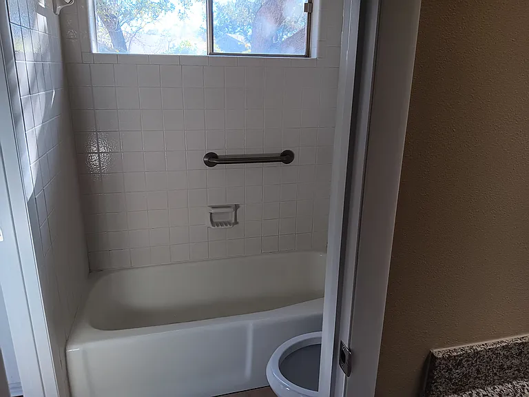 211 Stowaway Cv #A — Photo 10