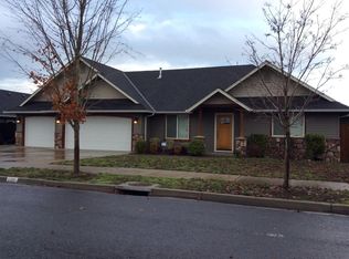 1391 SW David Dr, Grants Pass, OR 97527