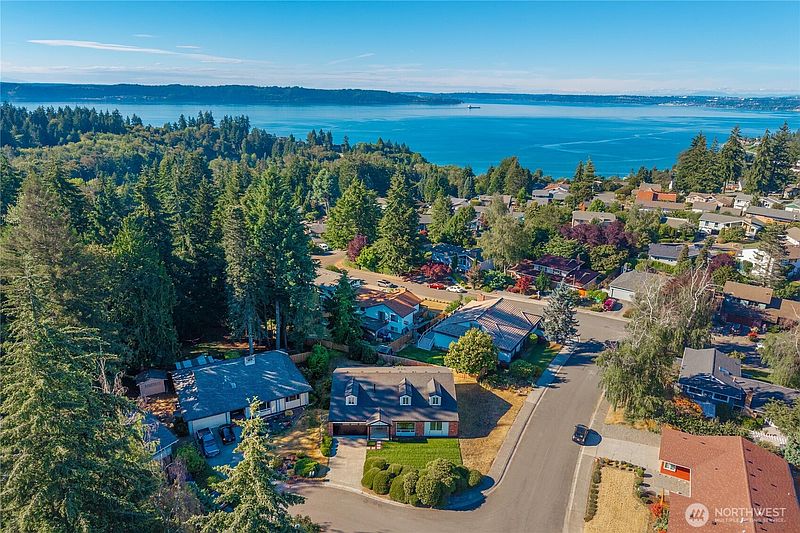 2nd image of 31509 42nd Avenue SW