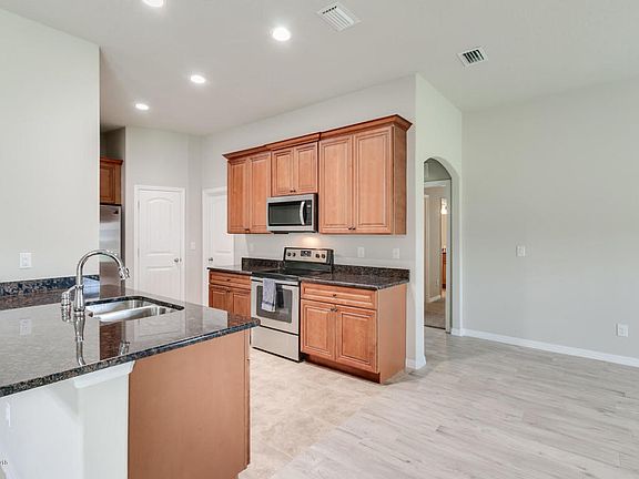 5th image of 1050 Apricot Ave SE