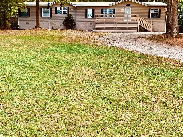 1031 River Woods Dr, Madison, GA 30650