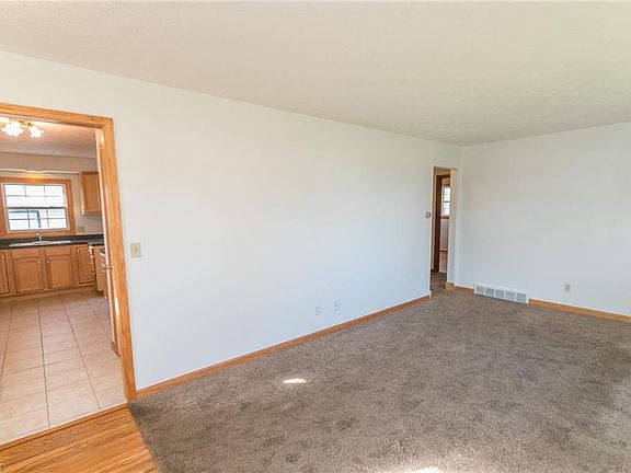 5th image of 5256 Edgewater Dr