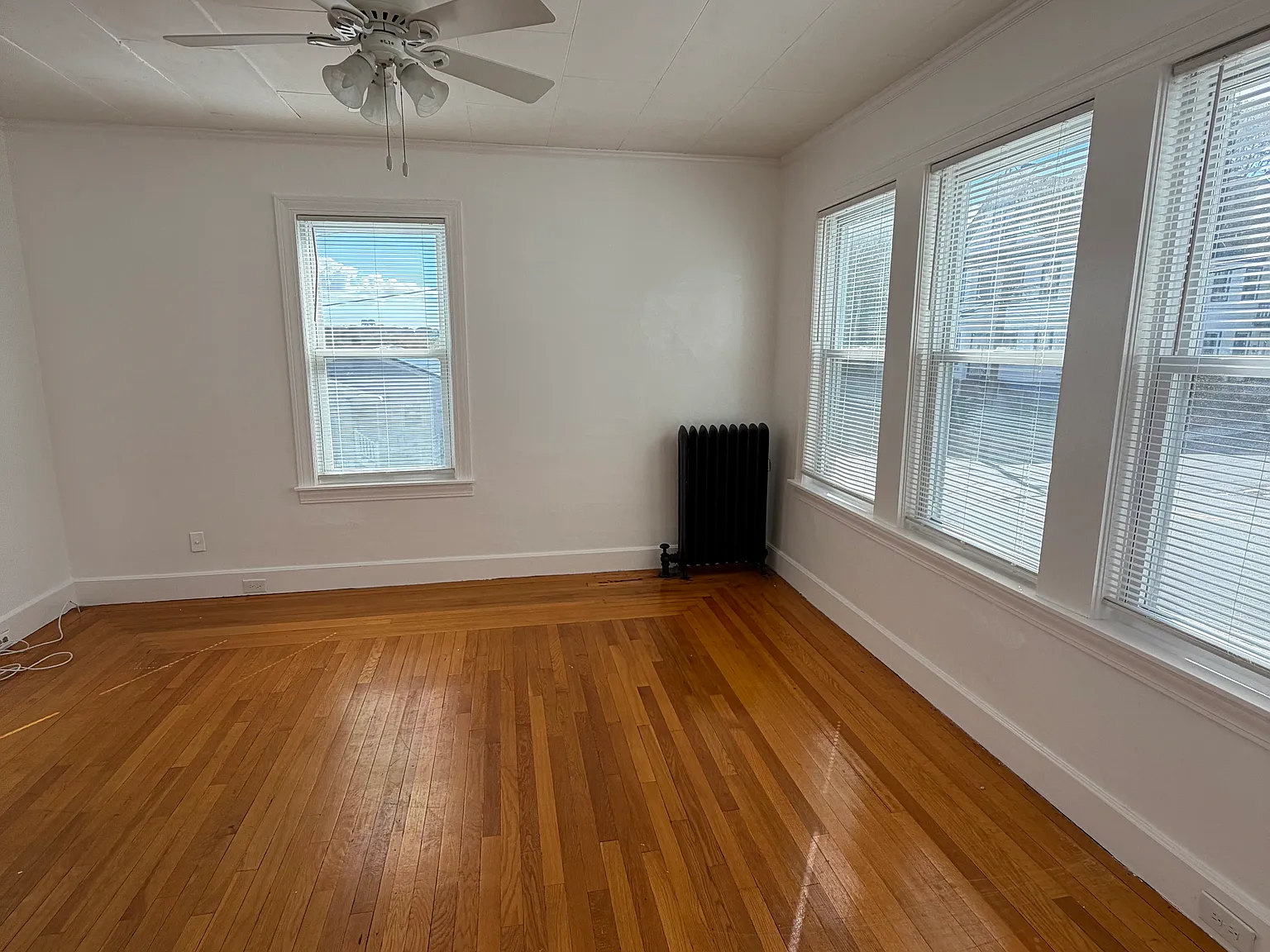 3 bed, 2823 sqft, $2,950 — Photo 4