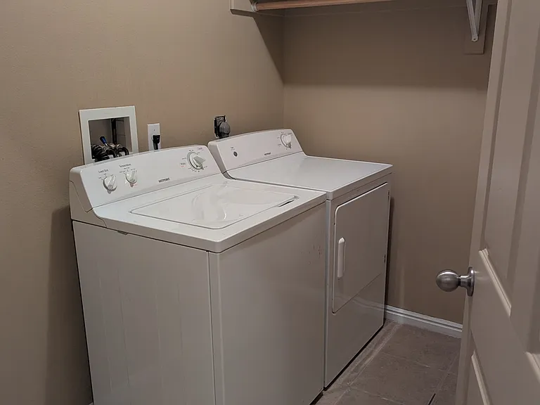 372 Megan Cir — Photo 12