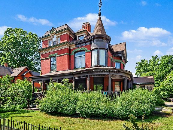 4th image of 916 W Kalamazoo Ave