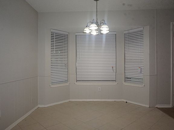 4th image of 4704 Aspen Way