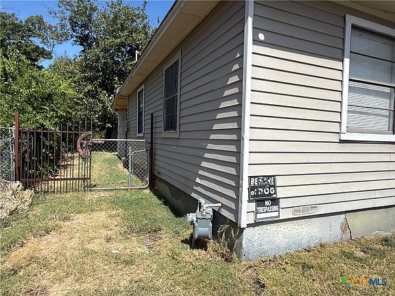 3rd image of 1509 N West S Young Dr